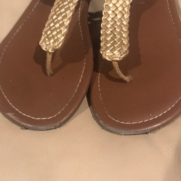 Gold braided sandals - Picture 2 of 4